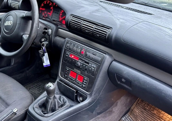 Audi A4 cena 3999 przebieg: 225284, rok produkcji 1998 z Tomaszów Lubelski małe 121